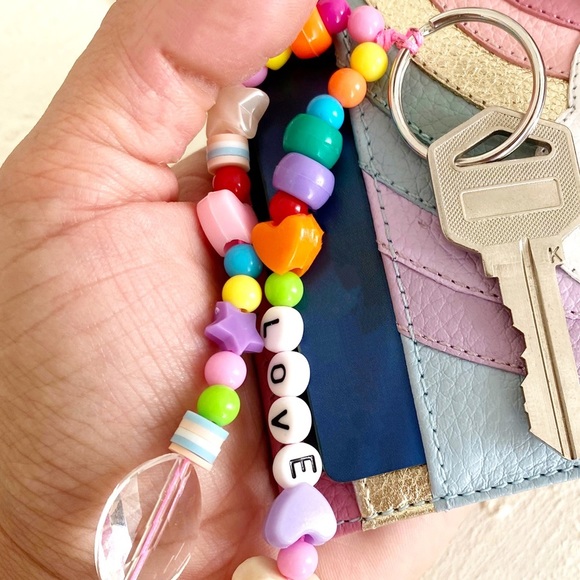 Love beaded keychain, Y2k keychain, 90s keychain, gym keychain - Picture 2 of 2